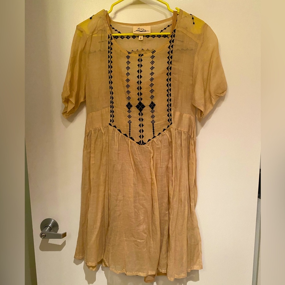 Raven + Lily shift dress - like new- small